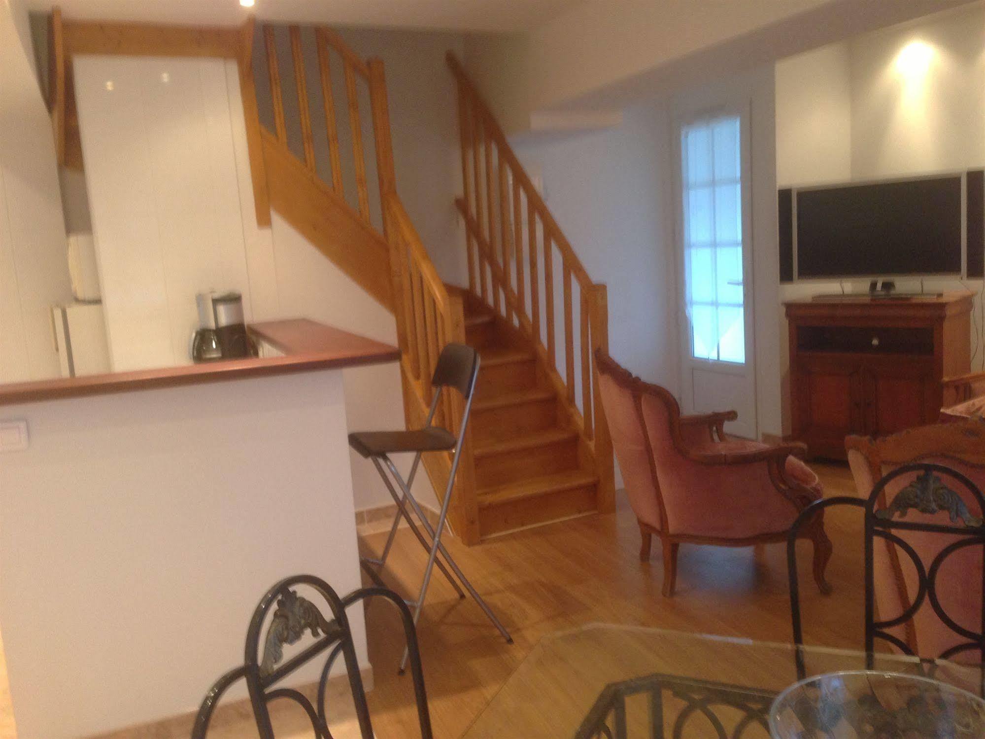 Top' Appart Hotel Pont-Sainte-Maxence Esterno foto