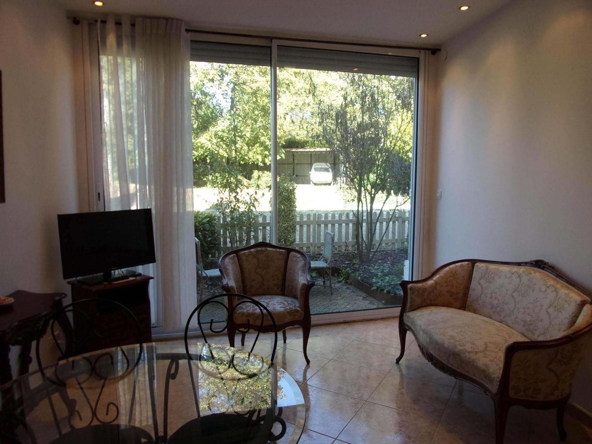 Top' Appart Hotel Pont-Sainte-Maxence Esterno foto